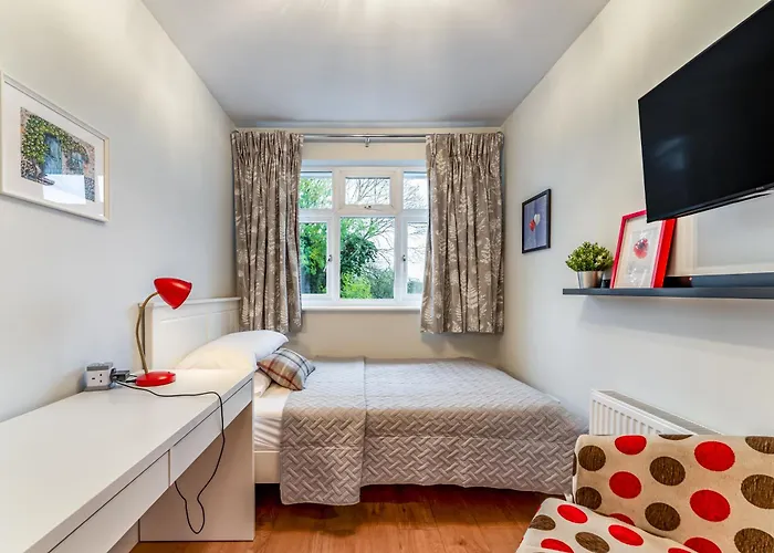 Cozy Room 4